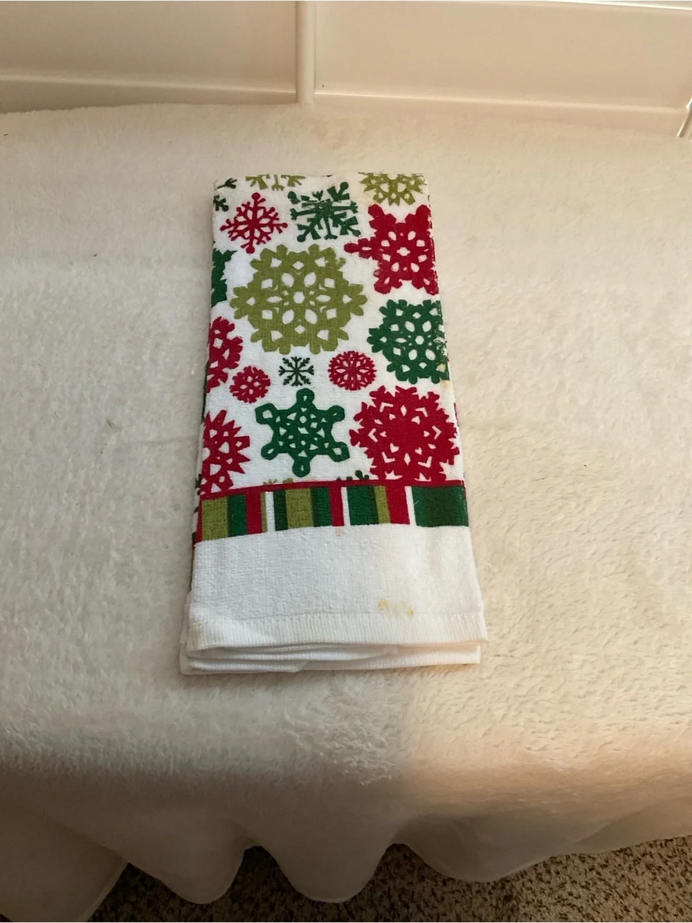 Holiday Snowflake Kitchen Towel - Red & Green
